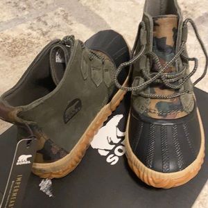 Sorel in & out camo snow bootie/boot